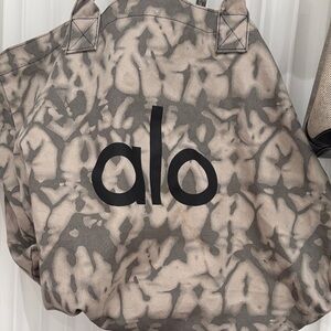 Alo Tie-Dye Tote Bag
